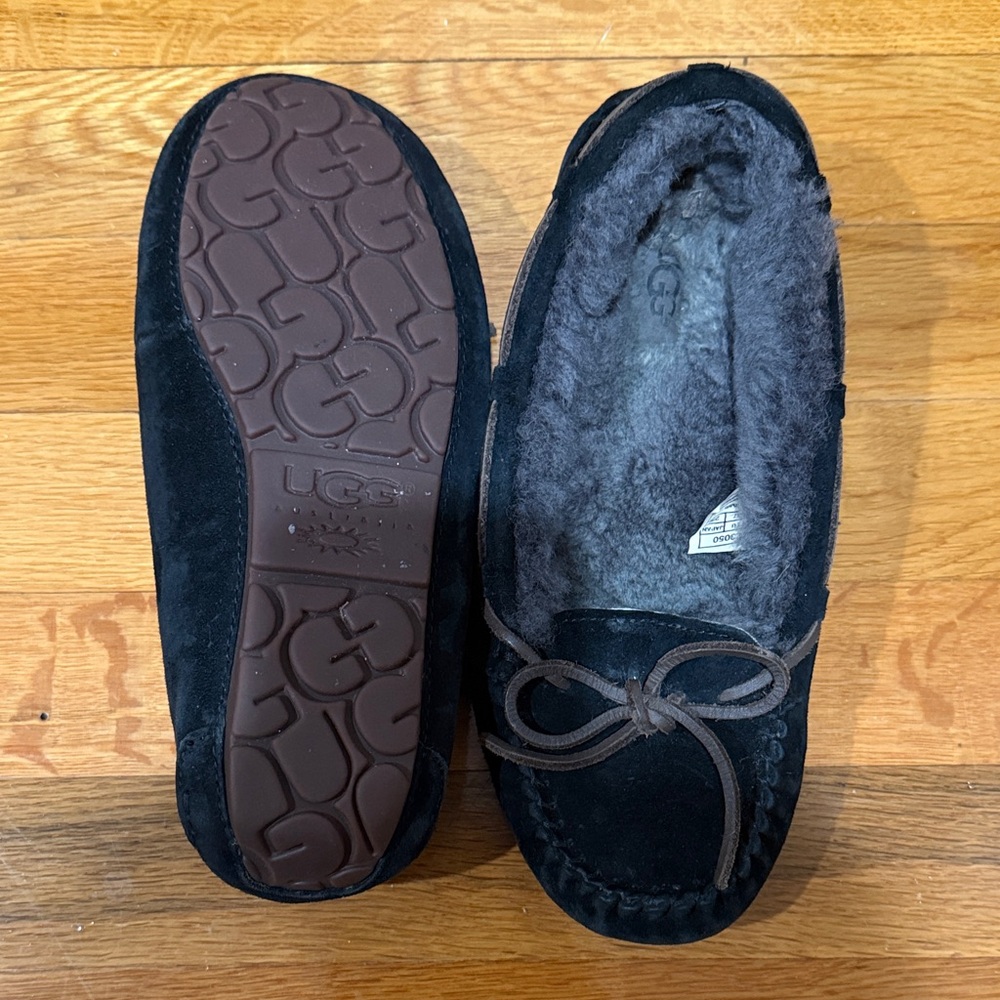 UGG Women's Black Moccasins with Plush Lining Size 6